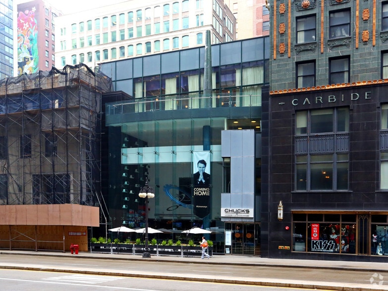 More Photos Of 230 N Michigan Ave, Chicago Hotel For Lease