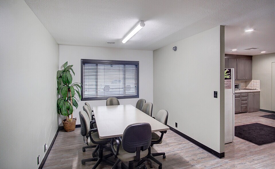 More Photos Of 17303 Roseton Ave, Artesia Warehouse For Lease