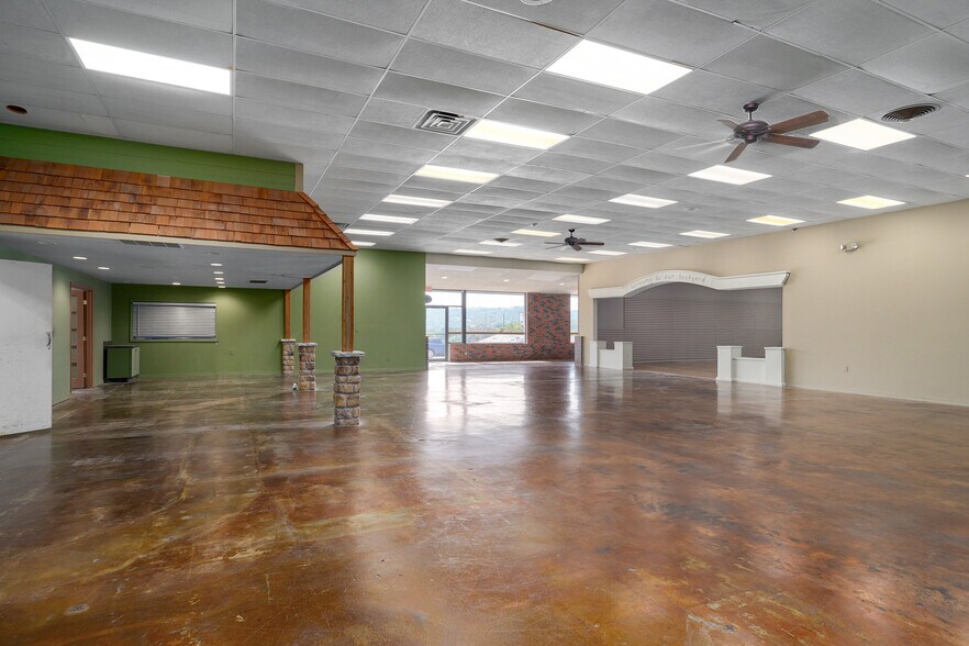 More Photos Of 11966 State Hwy 13, Kimberling City General Retail For Sale