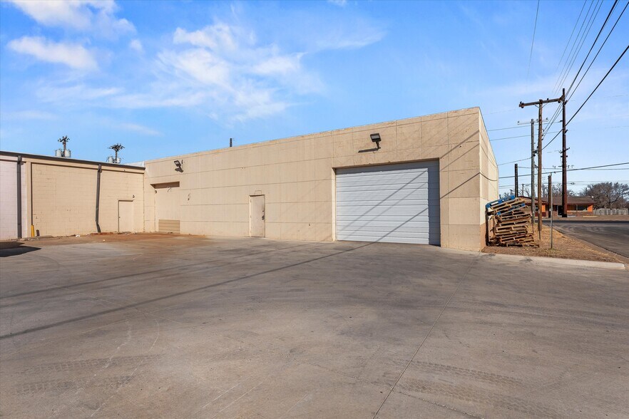 More Photos Of 3416 Avenue A, Lubbock General Retail For Lease