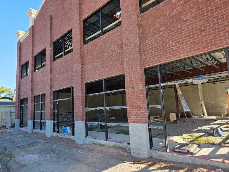 More Photos Of 425 S Woodland Blvd, Deland Office For Lease