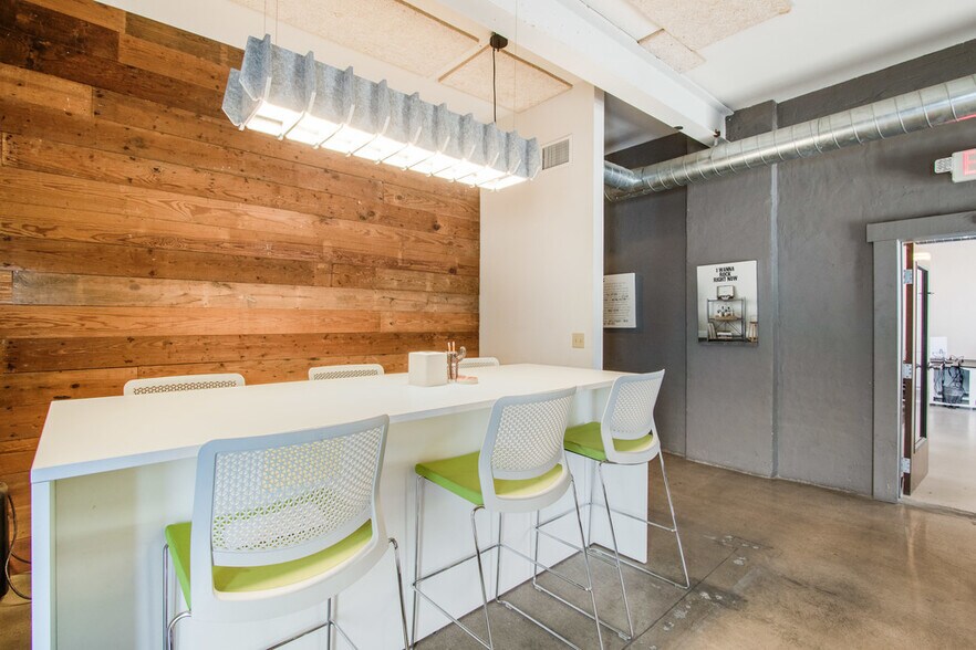 More Photos Of 1209 E Cesar Chavez St, Austin Loft Creative Space For Lease