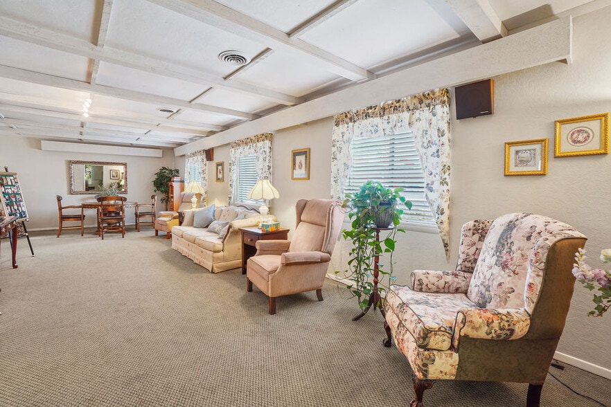 15945 US Hwy 160, Forsyth, MO 65653 - Funeral Home For Sale Cityfeet.com