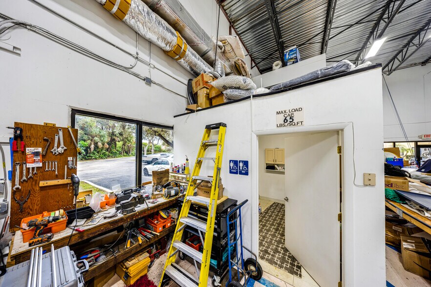 More Photos Of 3700-3718 SW 30th Ave, Fort Lauderdale Warehouse For Sale