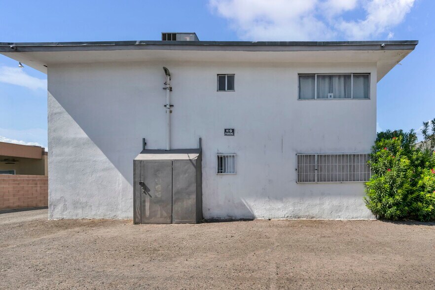 More Photos Of 1165 Sierra Vista Dr, Las Vegas Apartments For Sale