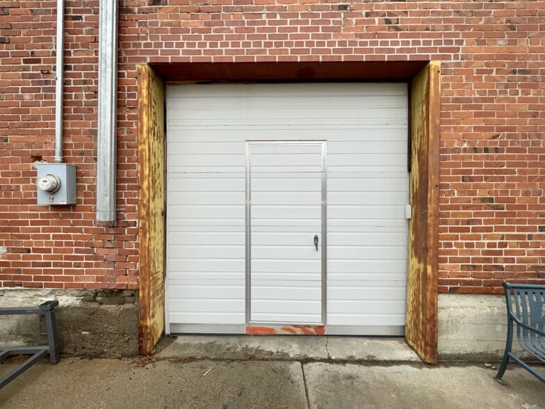More Photos Of 415 S 7th St, Lincoln Warehouse For Sale