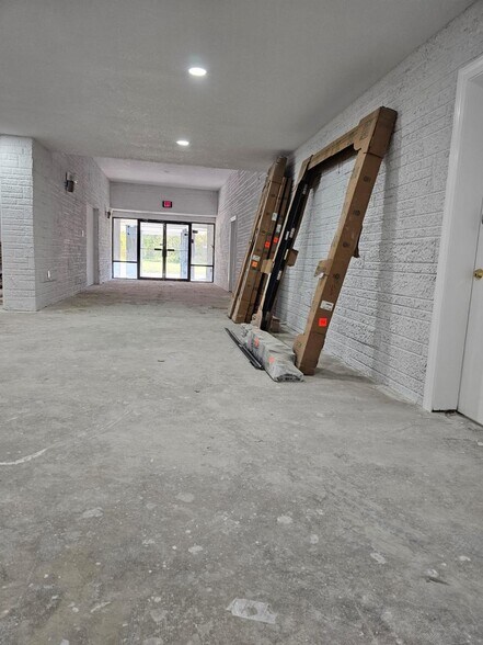 More Photos Of 1940 7th Ave S, Saint Petersburg Medical For Sale
