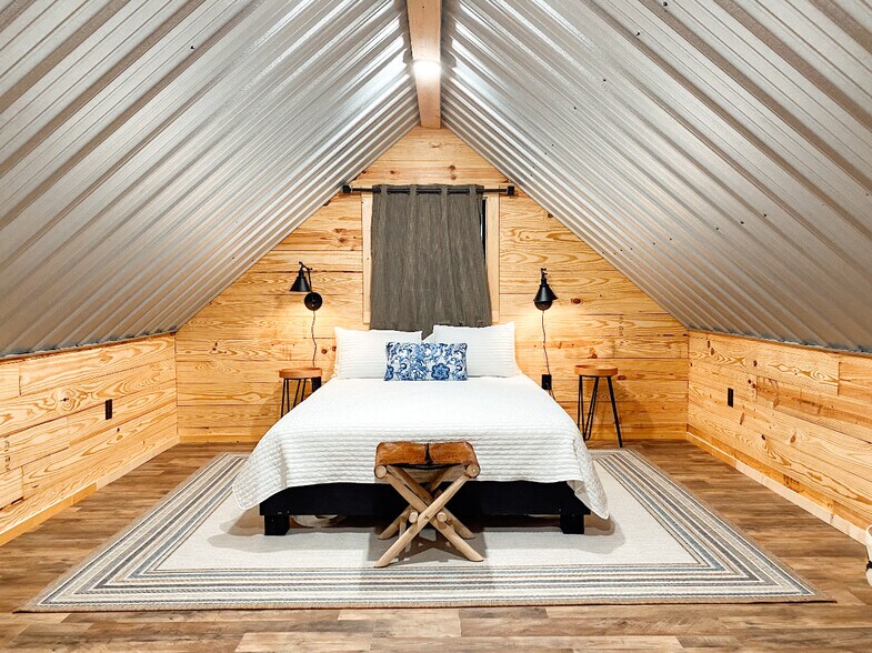 More Photos Of 1136 Arlie Moore Rd, Bismarck Hotel For Sale