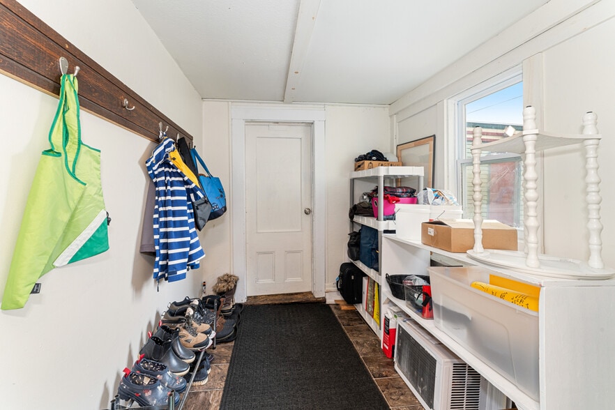 More Photos Of 19 Cottage St, Bar Harbor Storefront For Sale