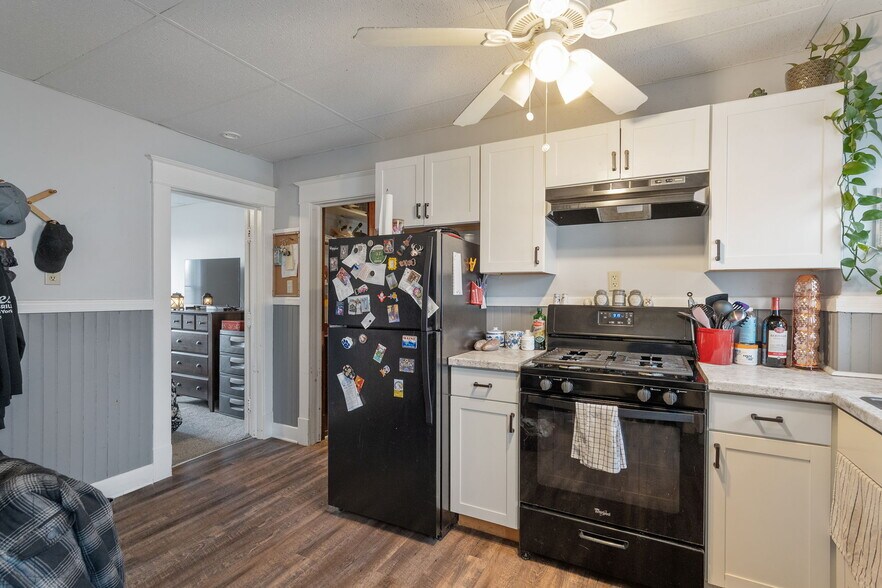 More Photos Of 1524 Van Vranken Ave, Schenectady Bar For Sale