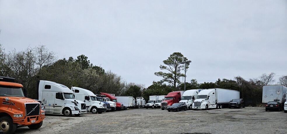 More Photos Of 6276 Memorial Dr, Stone Mountain Auto Dealership For Lease