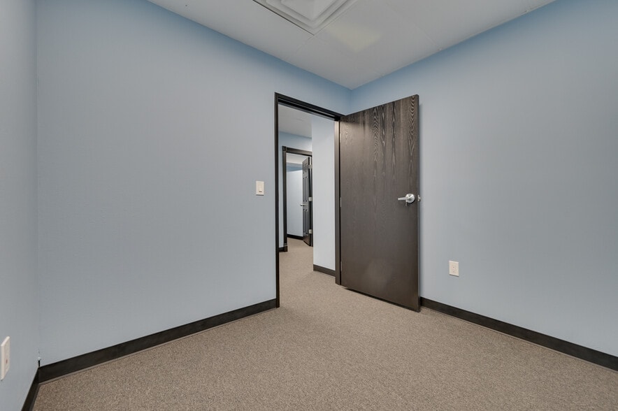 More Photos Of 5190 Arville St, Las Vegas Manufacturing For Sale
