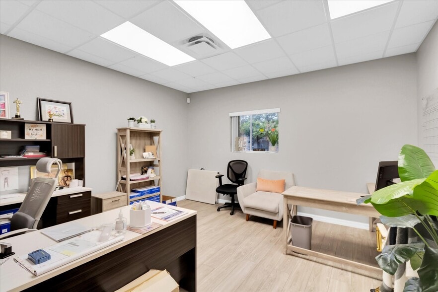 More Photos Of 2504 Merchant Ave, Odessa Warehouse For Lease