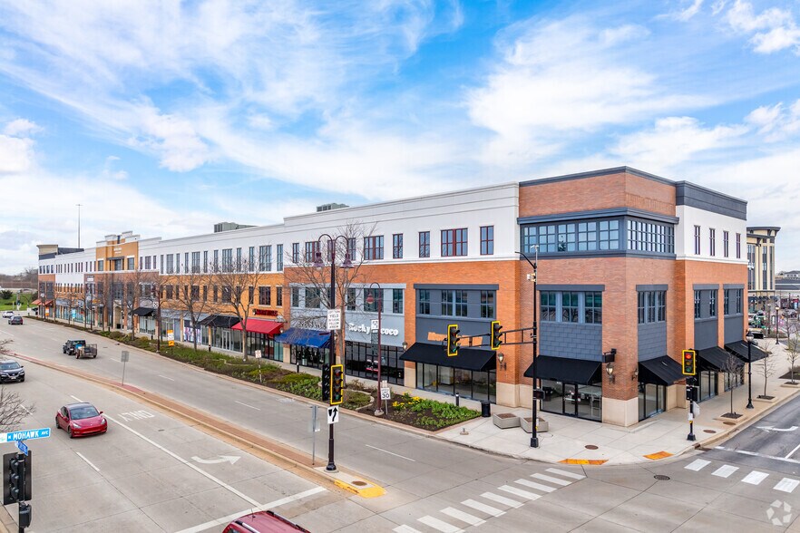 More Photos Of 500 W Silver Spring Dr, Glendale Coworking Space