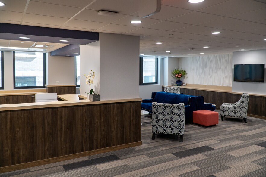 More Photos Of 312 E Wisconsin Ave, Milwaukee Medical For Lease