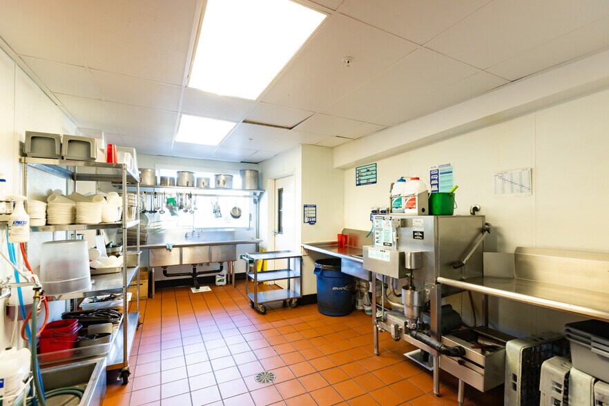 More Photos Of 311 Union St, The Dalles Restaurant For Sale