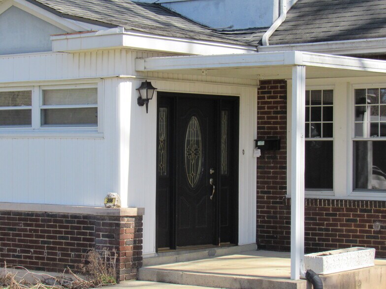 More Photos Of 202 W Morford St, McMinnville General Retail For Sale