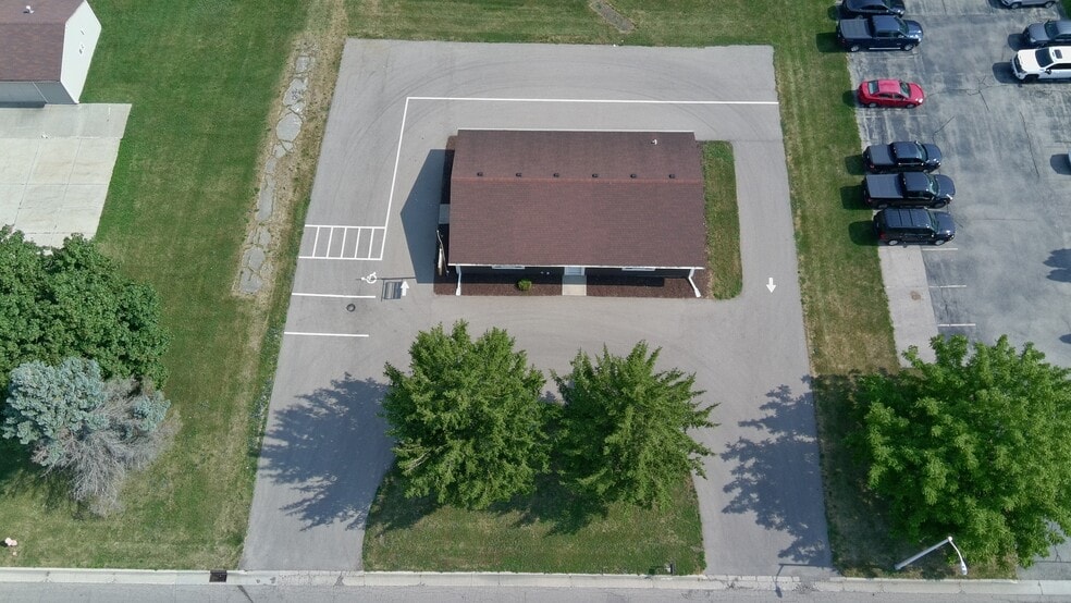 More Photos Of 1609 Plainfield Ave, Janesville Storefront Retail Office For Lease
