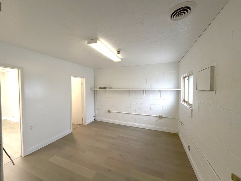 More Photos Of 449 N Cameron St, Winchester Manufacturing For Lease