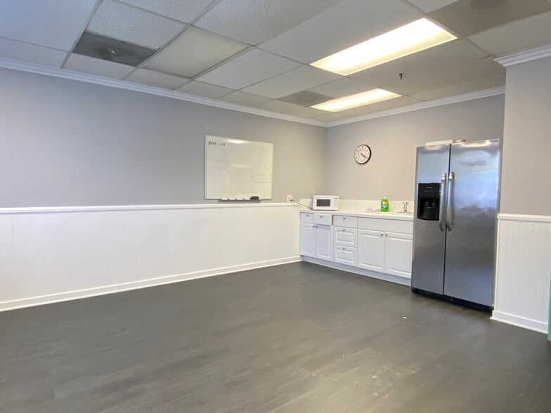 More Photos Of 665 Camino de los Mares, San Clemente Medical For Sale