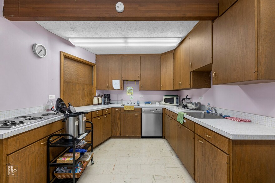 More Photos Of 3600 W 79th St, Chicago Religious Facility For Sale