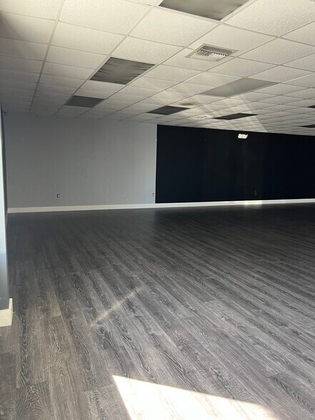 More Photos Of 7200-7216 NW 72nd Ave, Miami Light Distribution For Lease
