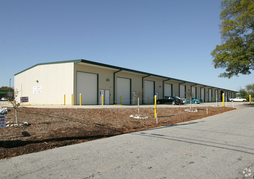 More Photos Of 1138 White Horse Rd, Greenville Warehouse For Lease