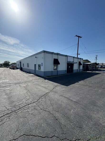 More Photos Of 948 W 9th St, Upland Warehouse For Lease