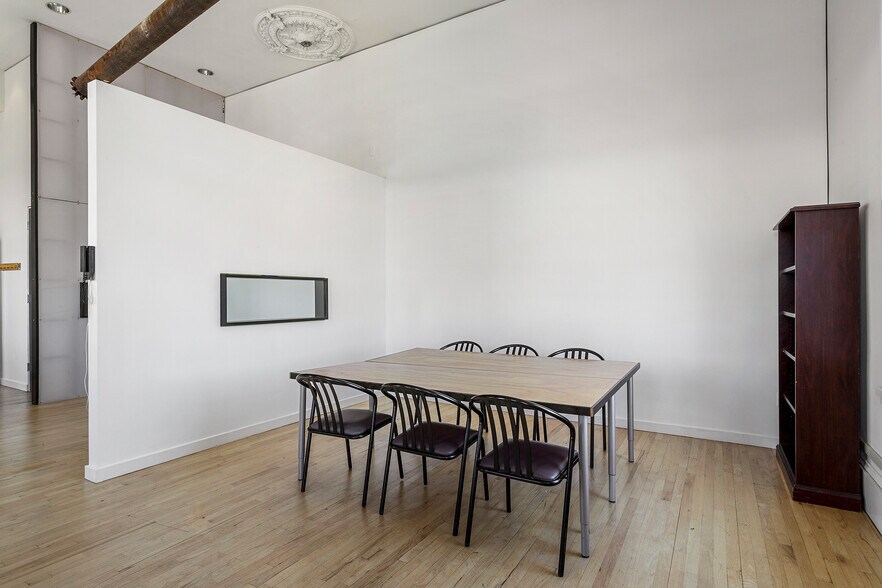 More Photos Of 439-451 S Broad St, Trenton Office For Lease