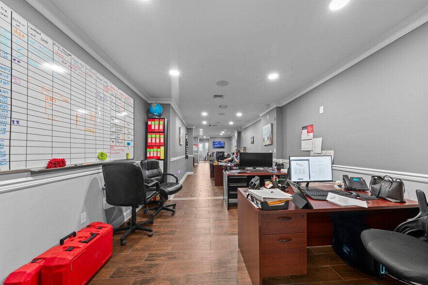 More Photos Of 245-247 Elizabeth Ave, Elizabeth Industrial For Lease