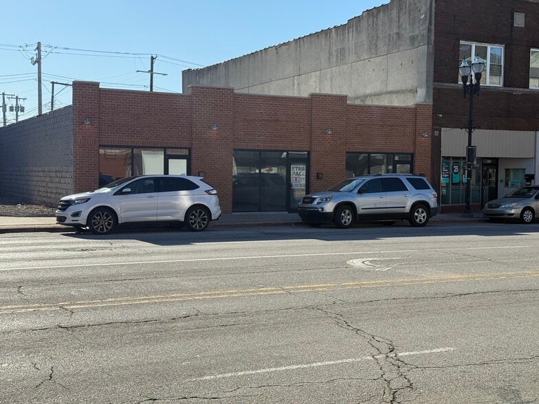 More Photos Of 811 Chicago Ave, East Chicago General Retail For Lease