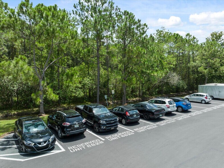 More Photos Of 6600-6626 Kingspointe Pky, Orlando Distribution For Lease