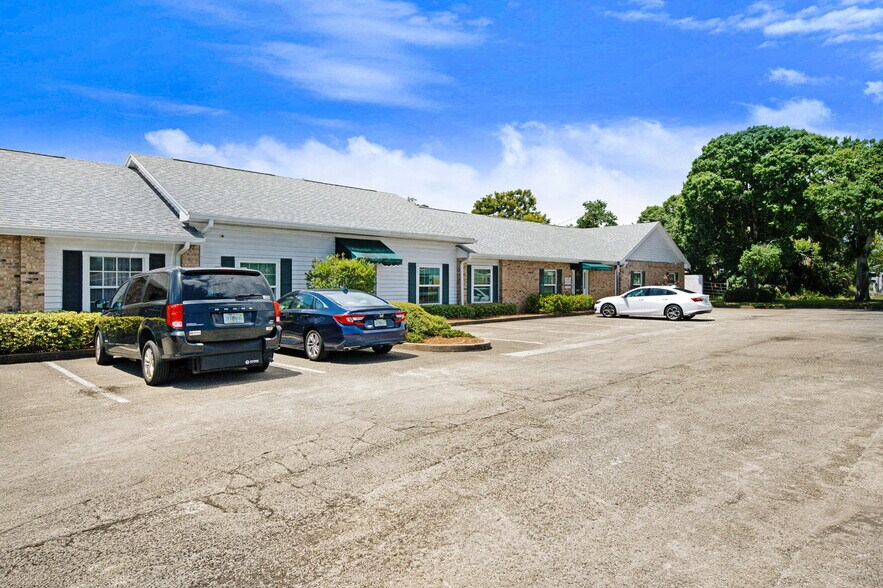 More Photos Of 1801 Sarno Rd, Melbourne Medical For Sale