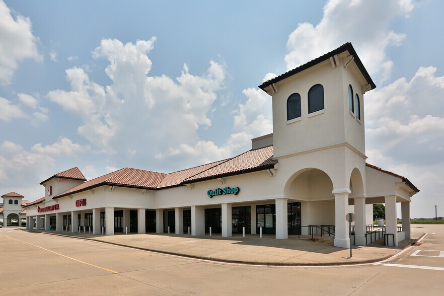 More Photos Of 5800 N Interstate 35, Denton Unknown For Lease