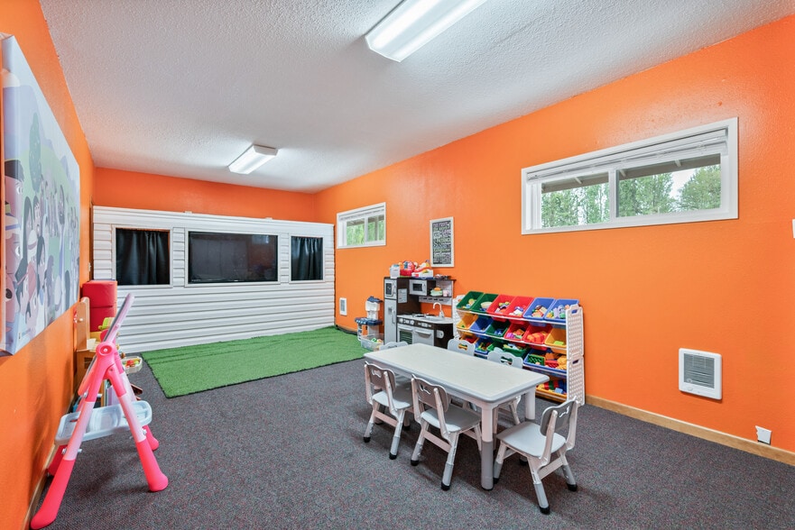 More Photos Of 1435 33rd Ave, Longview Specialty For Sale