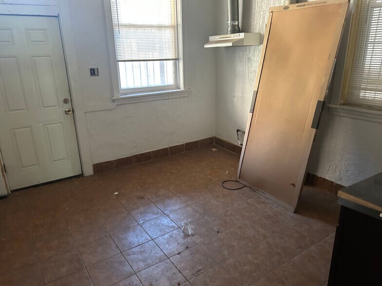 More Photos Of 1114 W Polk St, Chicago Apartments For Sale
