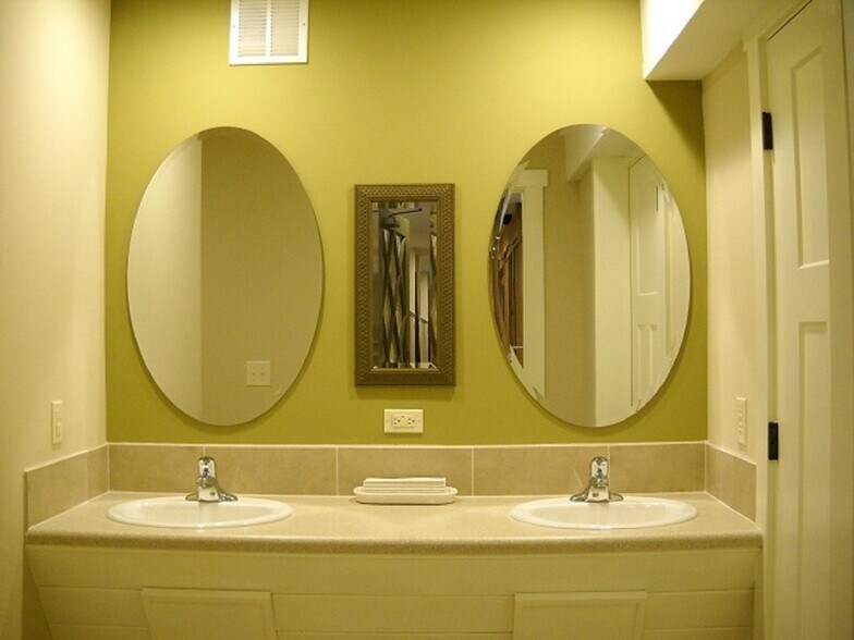 More Photos Of 444 S Beech Mountain Pky, Banner Elk Office For Sale