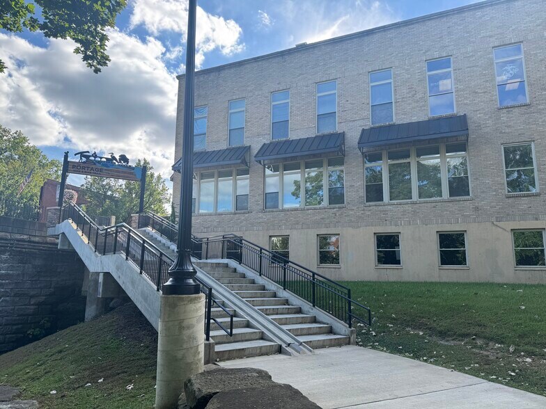 More Photos Of 265 W Main St, Kent Medical For Lease