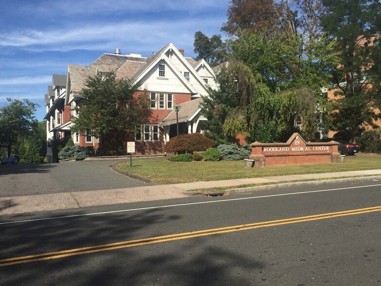 More Photos Of 19 Woodland St, Hartford Office For Sale
