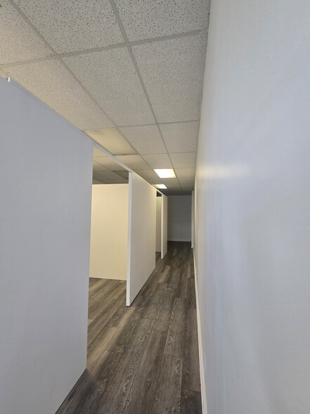 More Photos Of 713 3rd St, Blaine Office For Lease