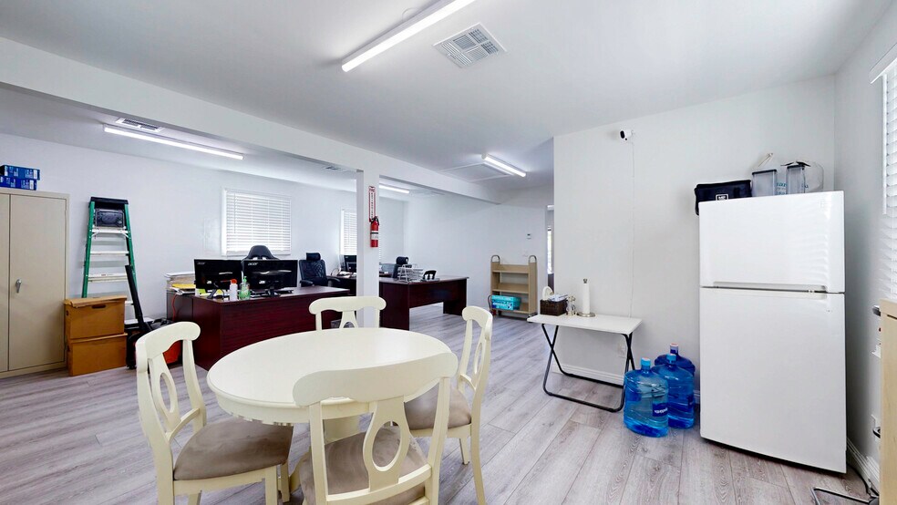 Primary Photo Of 6851 Foothill Blvd, Tujunga Office Residential For Sale