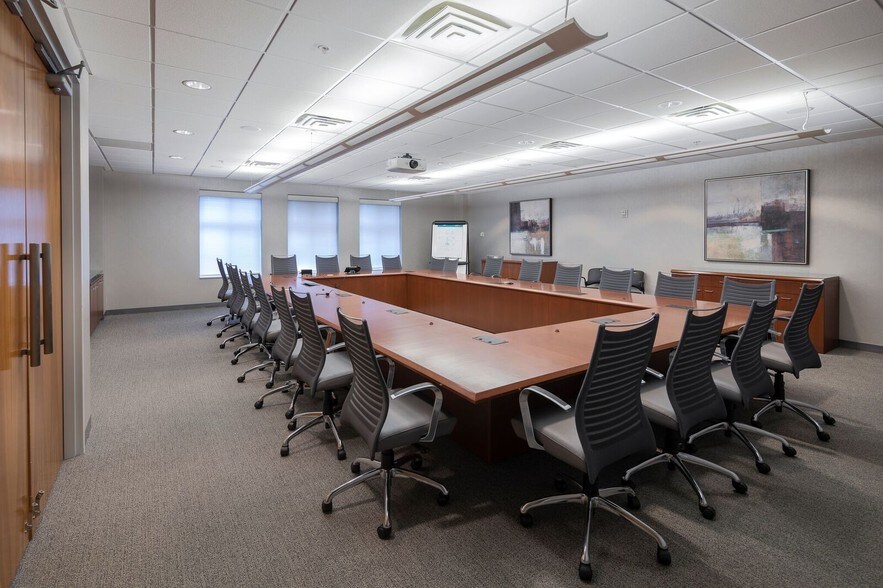 More Photos Of 200 E Broad St, Greenville Office For Lease