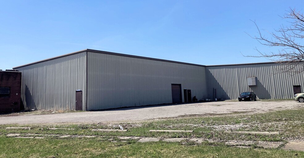 More Photos Of 4810 W 139th St, Cleveland Manufacturing For Sale
