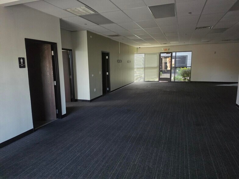 More Photos Of 5920 S Rainbow Blvd, Las Vegas Office For Sale