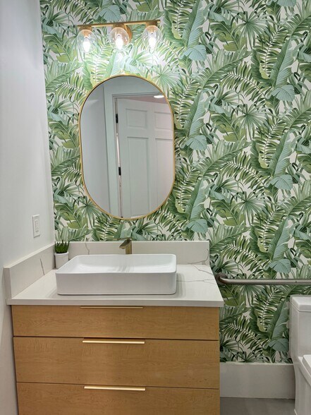 More Photos Of 23150 Fashion Dr, Estero Storefront Retail Office For Lease