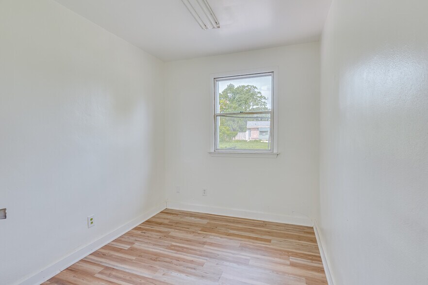 More Photos Of 1403 Spring Hill Ave, Mobile Healthcare For Sale