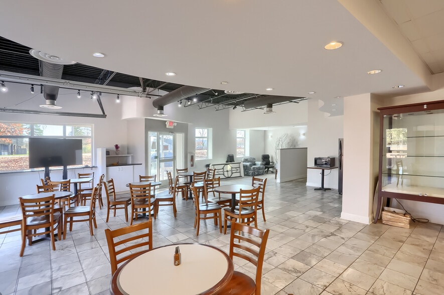 More Photos Of 150 Gamma Dr, Pittsburgh Light Manufacturing For Sale