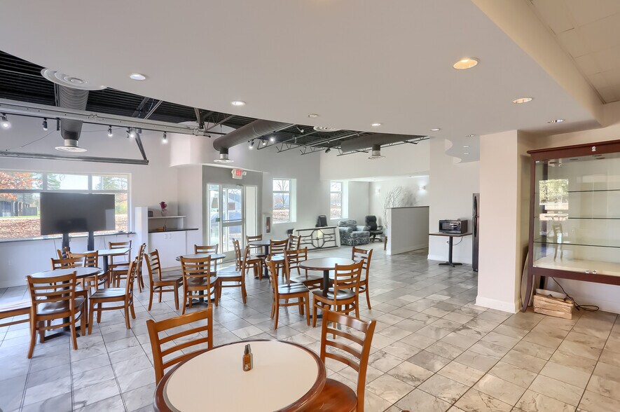 More Photos Of 150 Gamma Dr, Pittsburgh Light Manufacturing For Sale