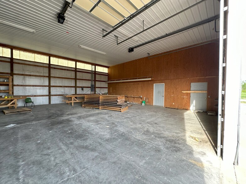 More Photos Of 12432 US-60, Cloverport Auto Repair For Sale