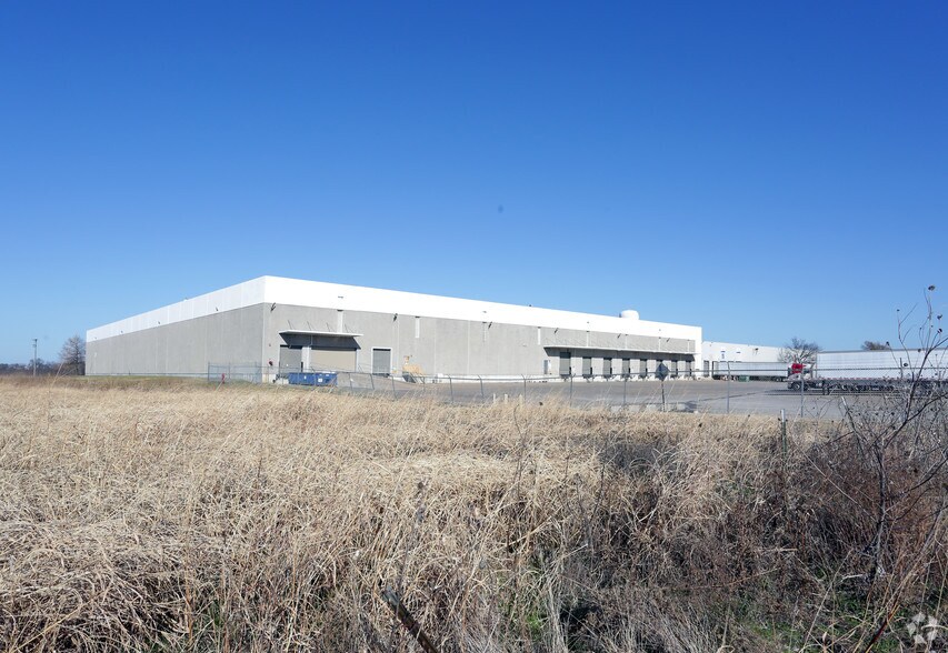 Primary Photo Of 1001 Ed Rutherford Dr, Greenville Manufacturing For Lease
